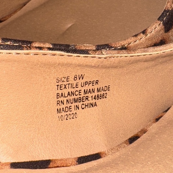 EUC Torrid Pointed Toe Slingback Pump Leopard Print Size 8W 8 Wide - Picture 8 of 10